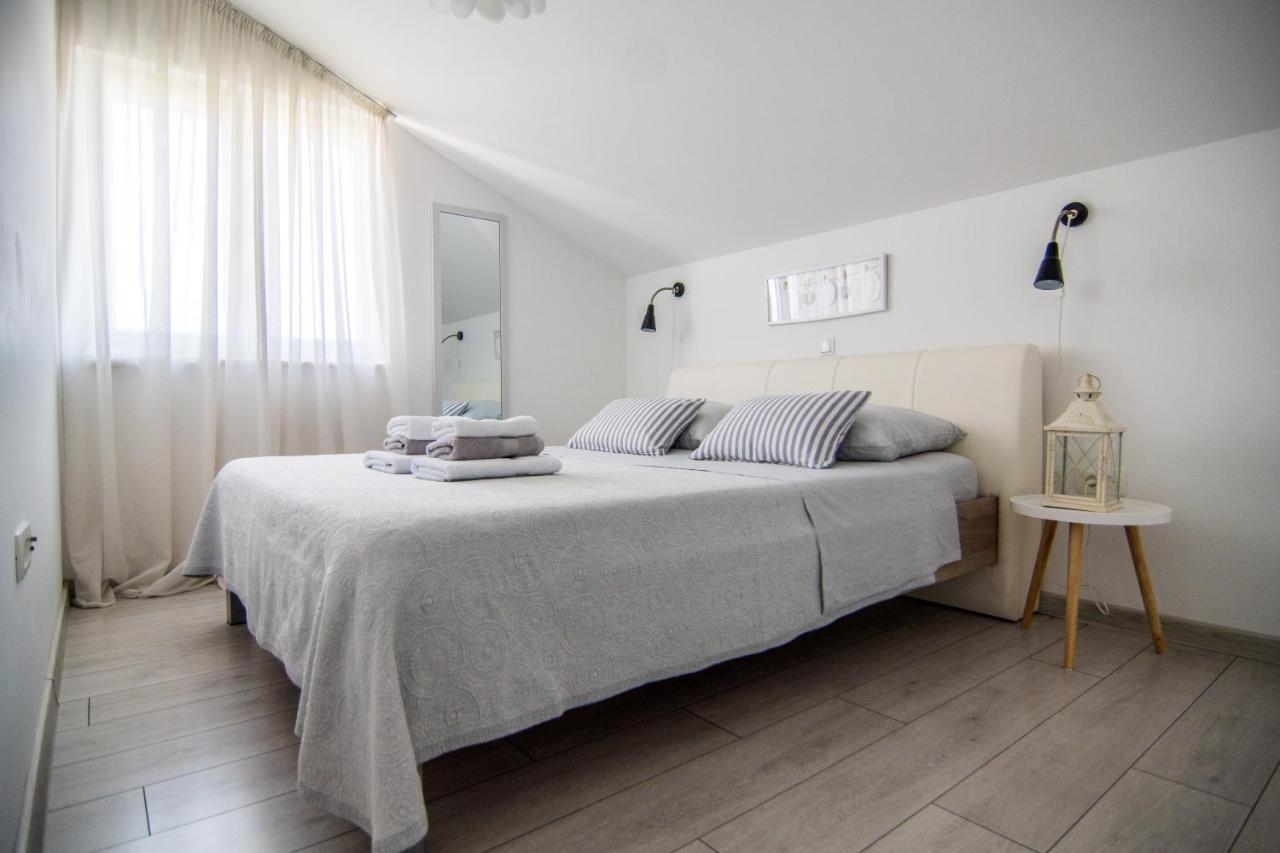 Apartments Up&Up Rogoznica  Bagian luar foto